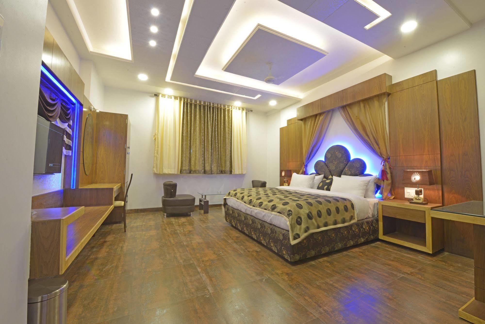 Hotel Jp International Aurangabad  Buitenkant foto